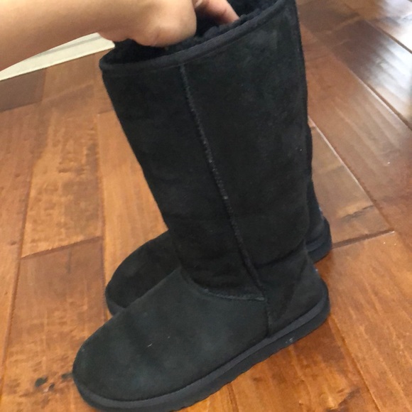 Original Black Authentic Uggs - Picture 3 of 7